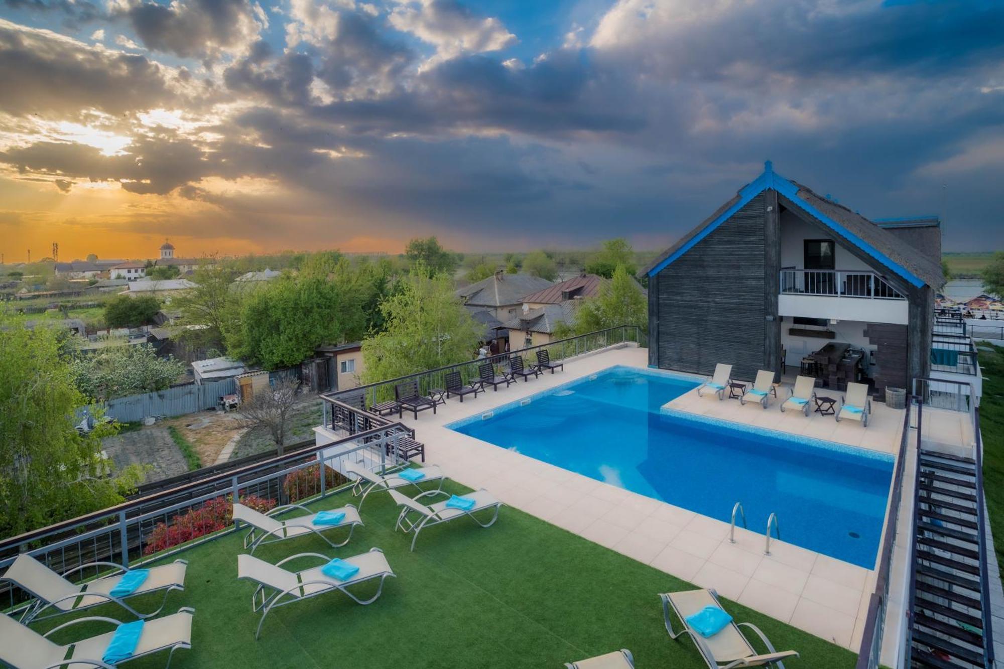 Delta Boutique & Carmen Silva Resort Crisan  Exteriör bild
